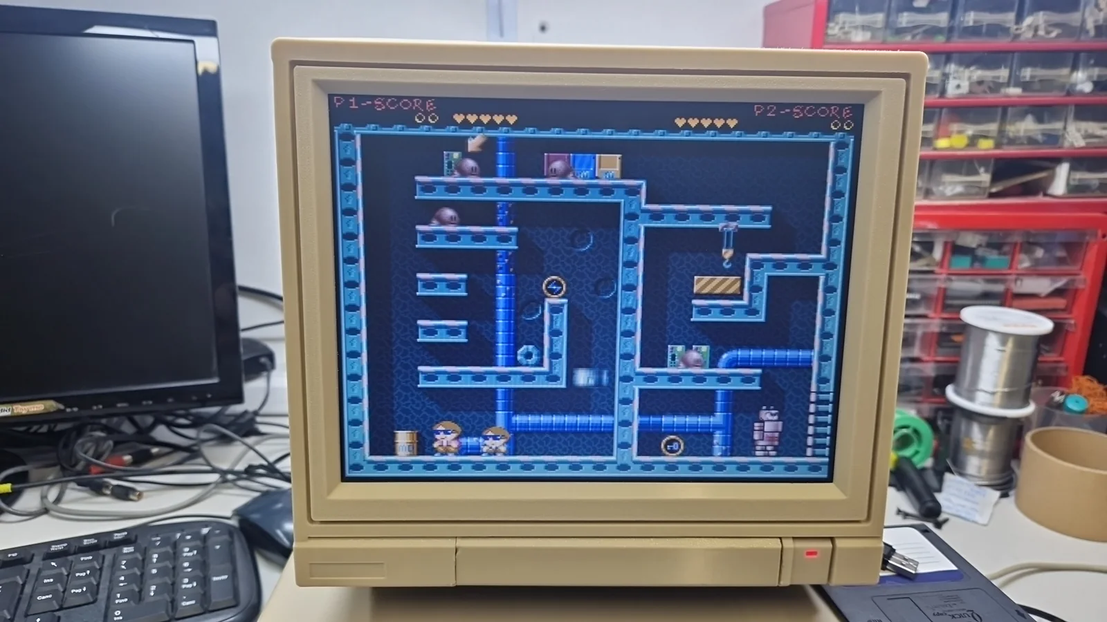 Il 1081SS durante una partita a un gioco Amiga a piattaforme