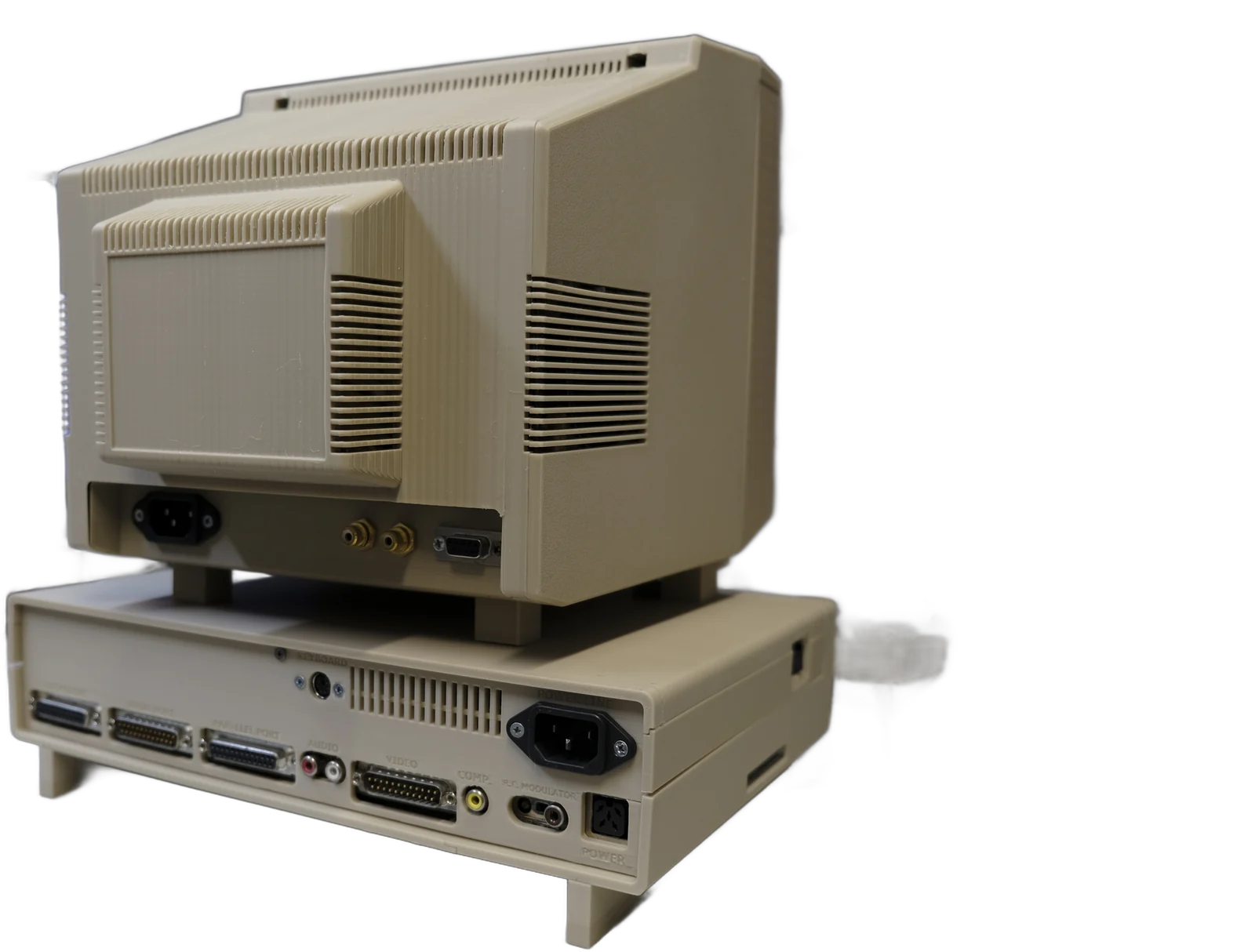 Il retro del 1081SS sopra la A1600